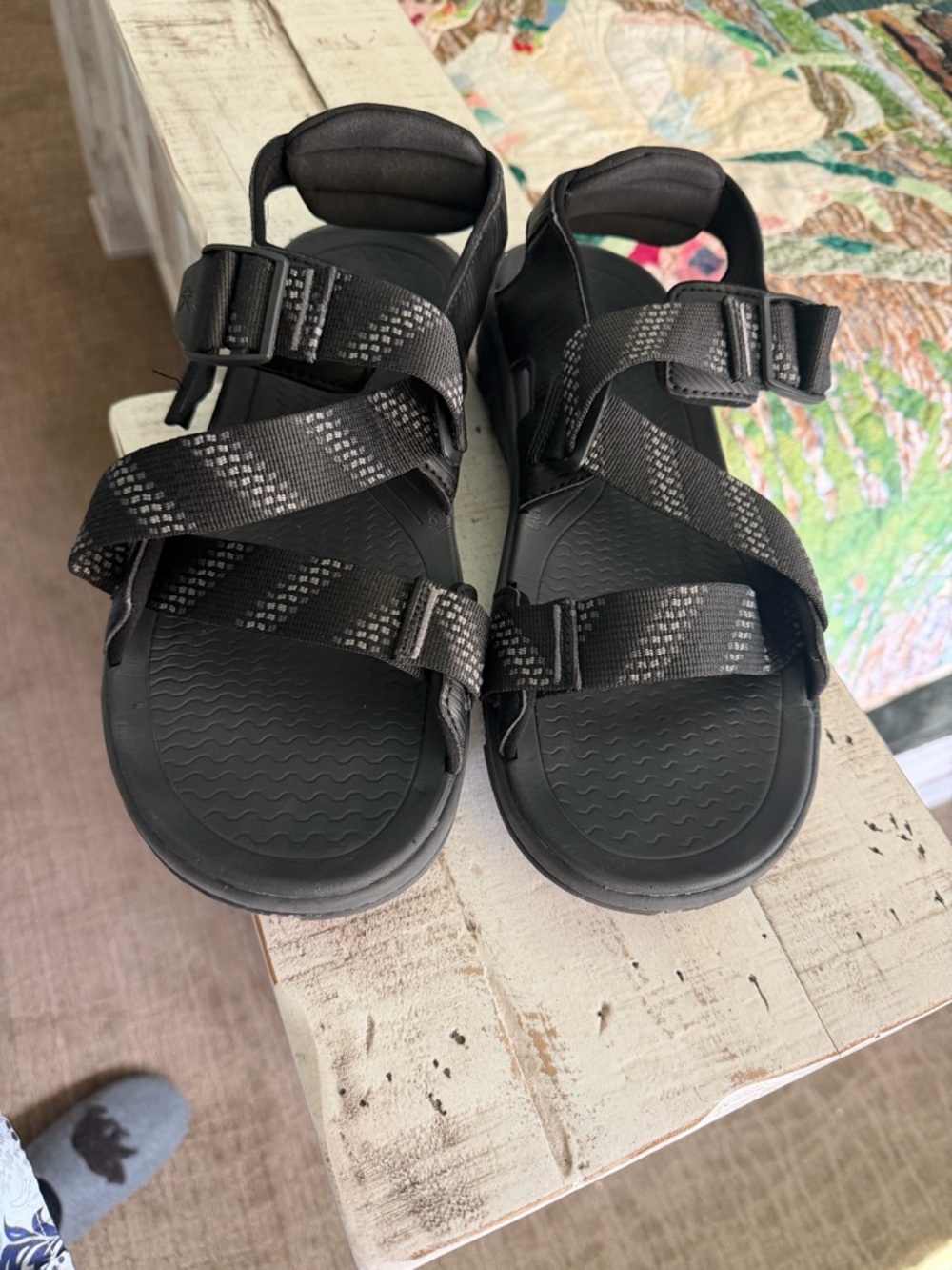 KURU CURRENT SANDALS MENS SIZE 11 like new